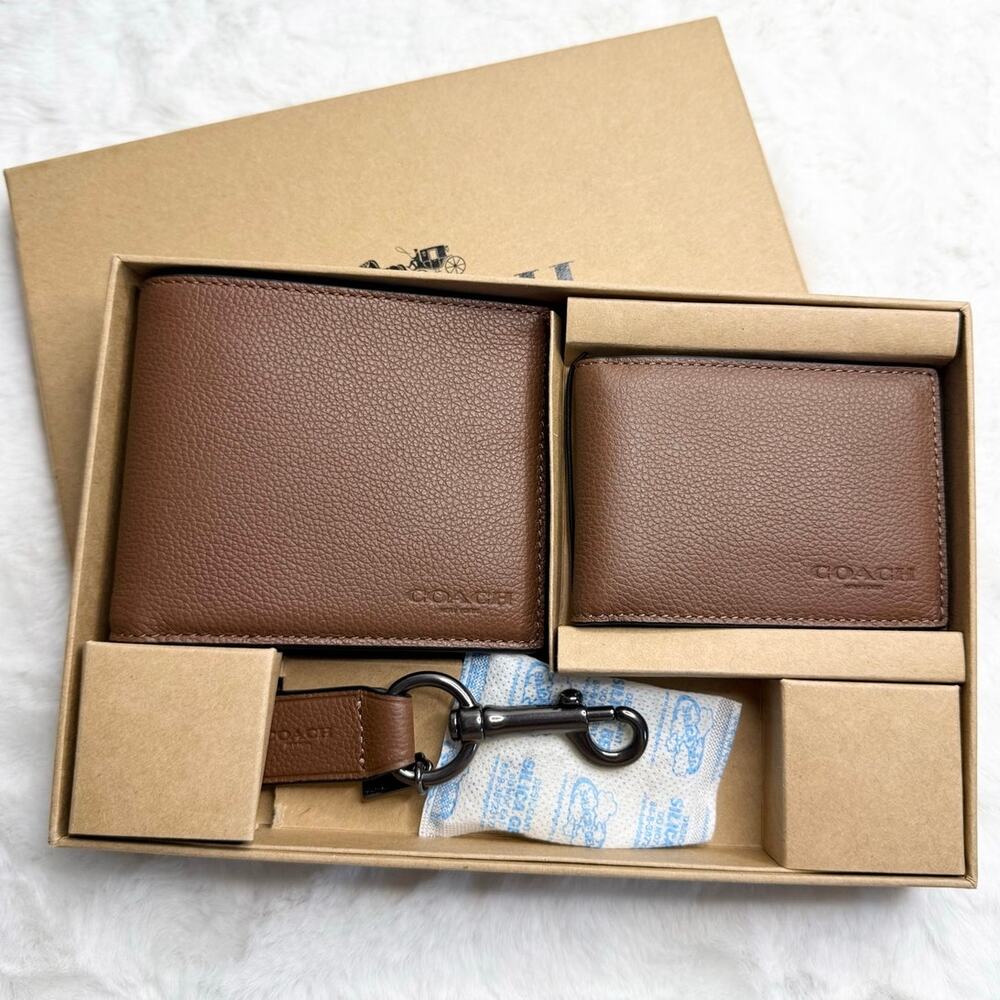 NWT COACH Men Unisex Brown Gift Set of 3 Wallets Keychain